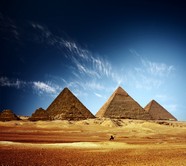 金字塔建筑图片下载