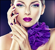 紫色彩妆美女高清图片