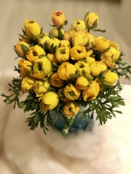 黄色鲜花插花图片