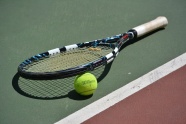 操场网球球拍图片