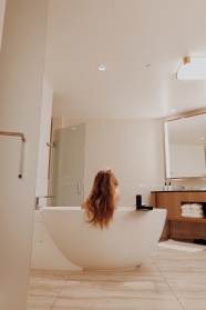 浴室浴缸美女性感图片