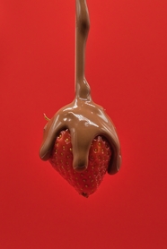 巧克力草莓动感摄影图片