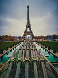 巴黎地标建筑埃菲尔铁塔图片