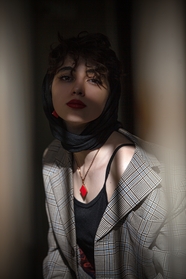 伊朗光影艺术质感美女写真摄影图片