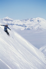 高清雪山滑雪图片下载