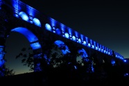 加尔桥夜景图片