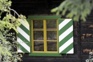 小木屋窗户图片