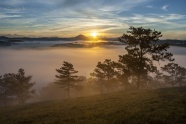 黎明云雾风景摄影图片