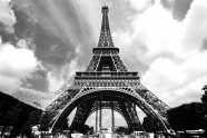 巴黎埃菲尔铁塔黑白图片
