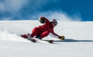户外滑雪运动动作图片
