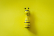 黄色卡通玩具蜜蜂图片