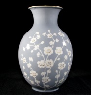素雅陶瓷花瓶图片
