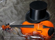 小提琴和帽子图片