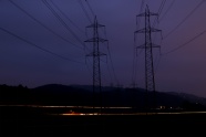 夜晚电线杆景观图片
