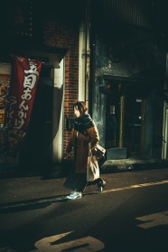 日本街头女生图片