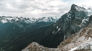 巍峨崇山峻岭图片