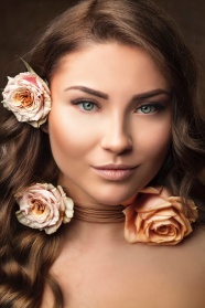 俄罗斯淡妆美女头像图片