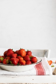 鲜红可口草莓图片