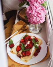 草莓水果薄饼图片