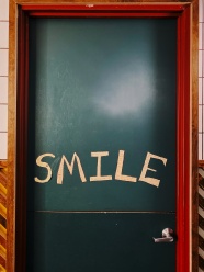 微笑粉笔英文字图片