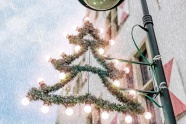 创意圣诞树路灯图片