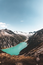 高山河流风景图片