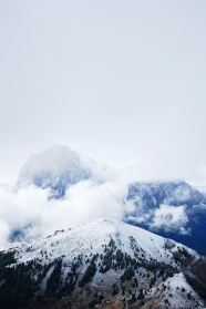 唯美山峰风景图片