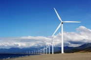 风力发电的风车图片