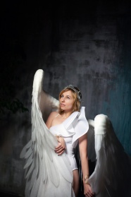 欧美美女天使艺术造型摄影