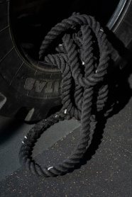 黑色粗绳子图片