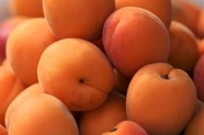 成熟杏子水果图片