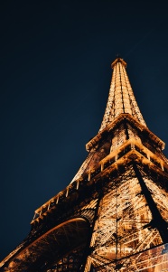 巴黎埃菲尔铁塔灯光夜景图片
