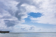 海上蓝天白云图片