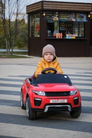 儿童驾驶玩具汽车图片