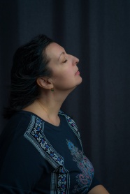 欧美侧颜中年女人图片