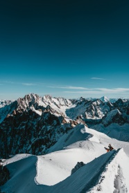 蓝天白云雪域高山图片