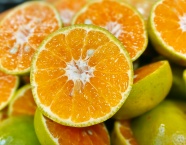 新鲜成熟橘子特写图片