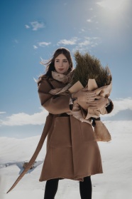 欧美雪地美女写真图片