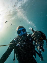 欧美深海潜水运动员图片