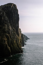 海边悬崖峭壁大海图片