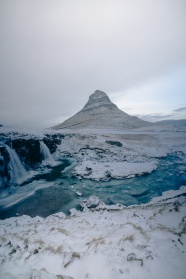 贫瘠山脉风光图片
