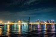 唯美海湾城市夜景图片