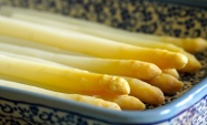 黄色新鲜芦笋图片
