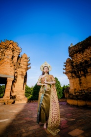亚洲柬埔寨传统服饰美女图片