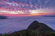 唯美黄昏山峰云海图片