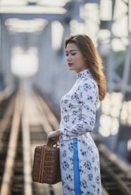 青花瓷旗袍美女写真图片