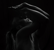 欧美黑色艺术写真摄影图片