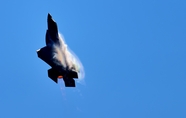 f-35喷气式飞机飞行表演图片