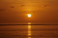 黄昏海上落日美景图片