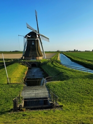 乡村田园荷兰风车图片